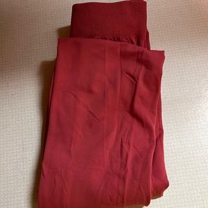 Pink leggings!Meant for petite people!Meant for medium to small sides!Worn once!